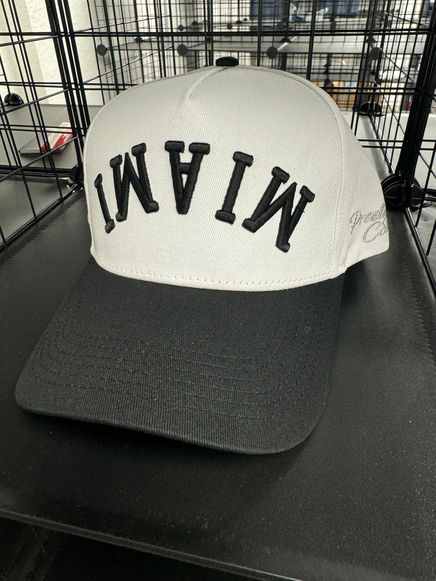 Miami Snapback - Prestige Collection